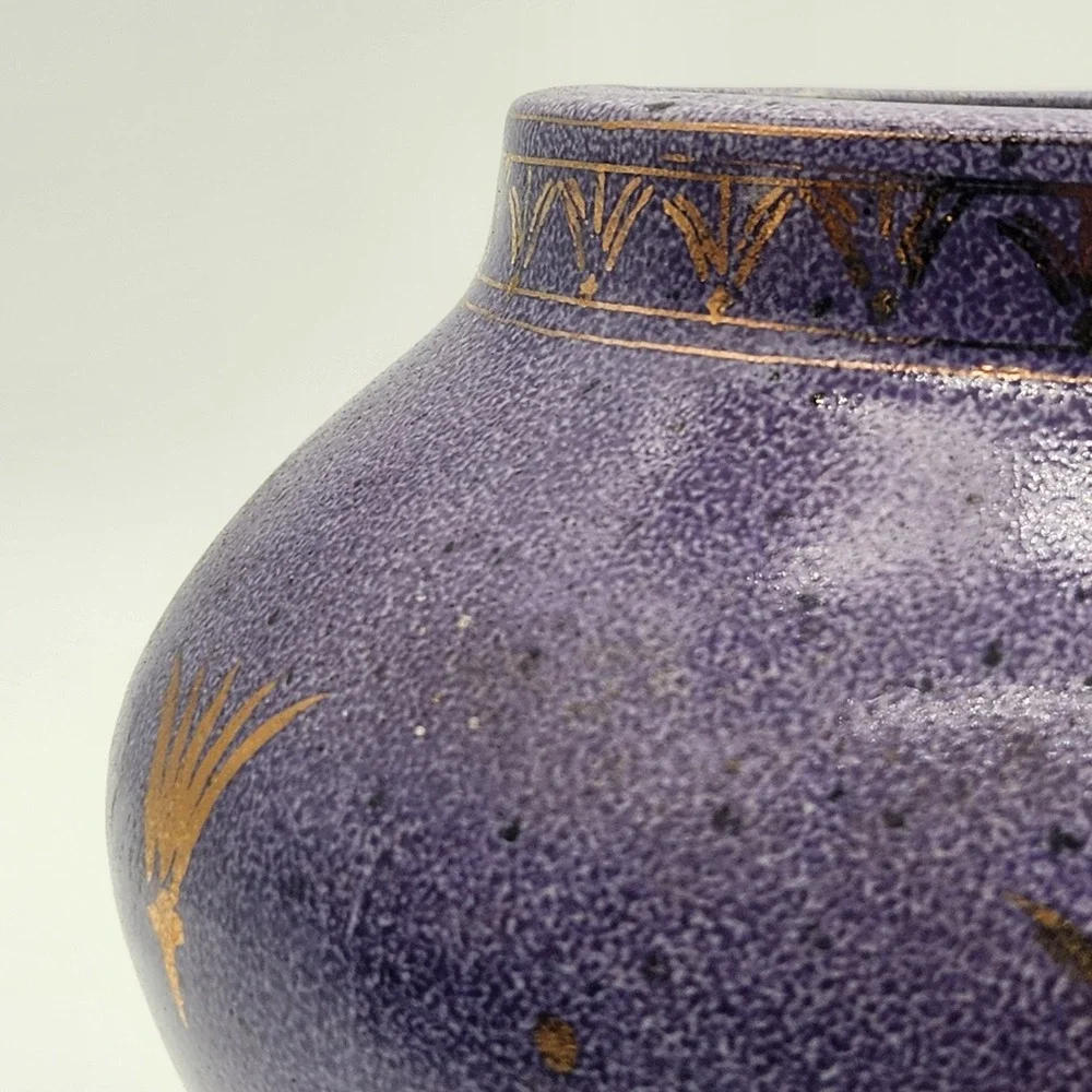 Ecco Nova Amethyst Medieval Monarch Speckled Ceramic Vase/Planter Gilt Design - Picture 2 of 8